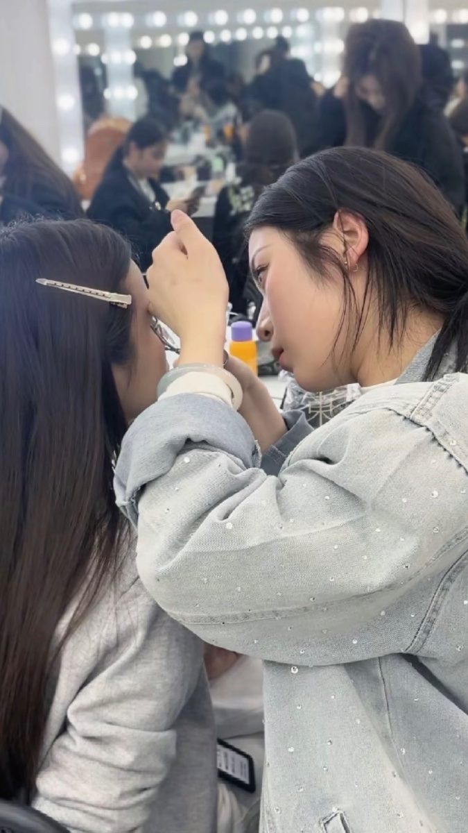 第一次试妆就翻车😭😭