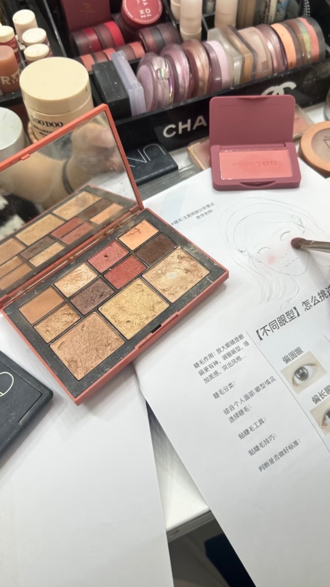 学化妆也太难了吧